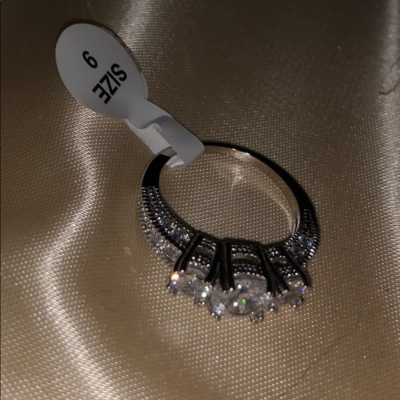 Set of 5 dazzling rings - Picture 5 of 8